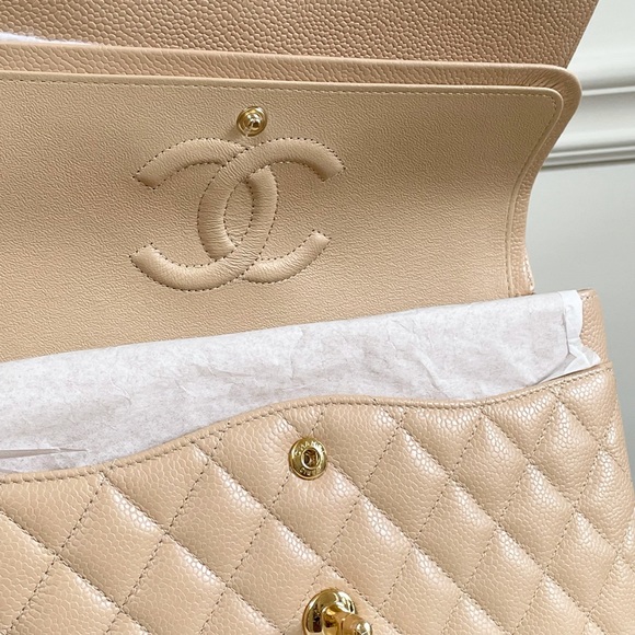 โSOLDโ Chanel M Classic Double Flap - Picture 13 of 16